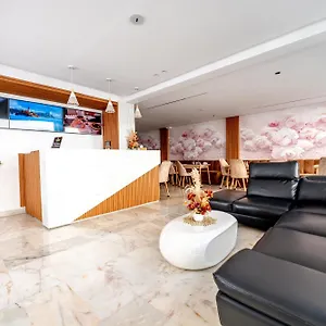 Family Casa Blanca